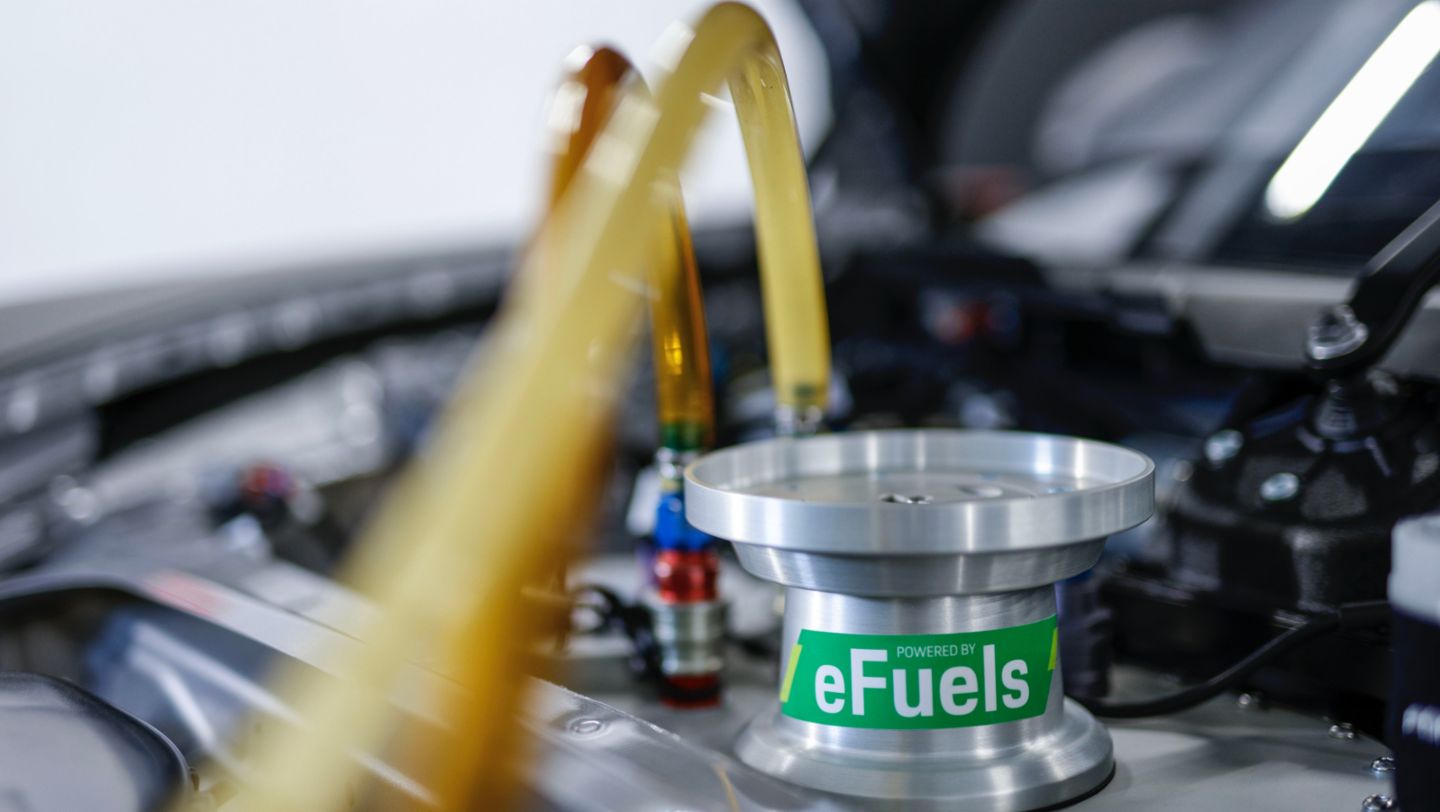 Uso de e-fuel en la Porsche Mobil 1 Supercup, Silverstone, Gran Bretaña, 2024, Porsche AG